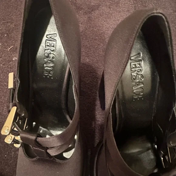 VERSACE Black Aevitas Heels 38.5 8.5 $895 - Picture 9 of 10
